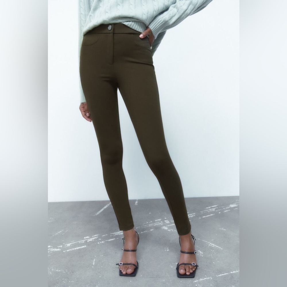 ZARA Leggings with Metal Button, Size Small, Colour Black